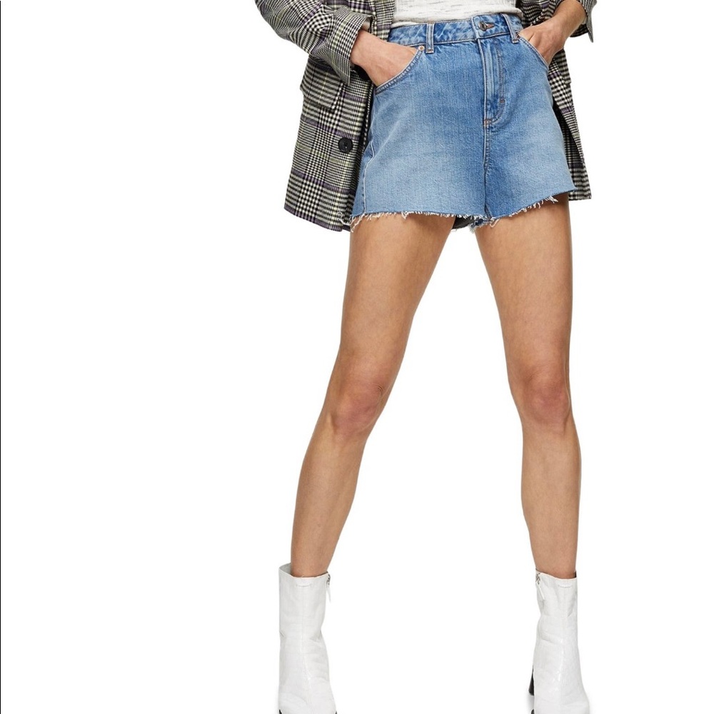 TOPSHOP High-waisted Raw Hem Medium Blue Denim Mom Shorts in size US 4 Nordstrom